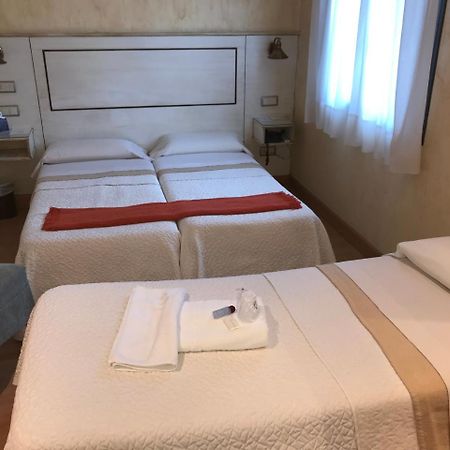Hotel Castillo De Javier Пампона Екстериор снимка