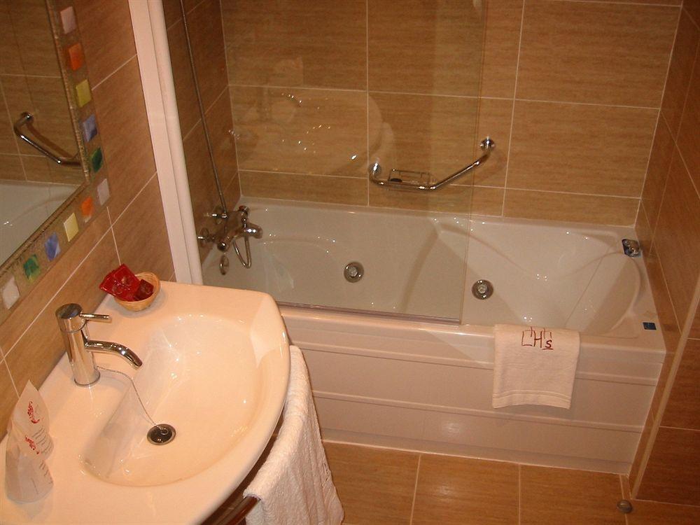 Hotel Castillo De Javier Пампона Екстериор снимка