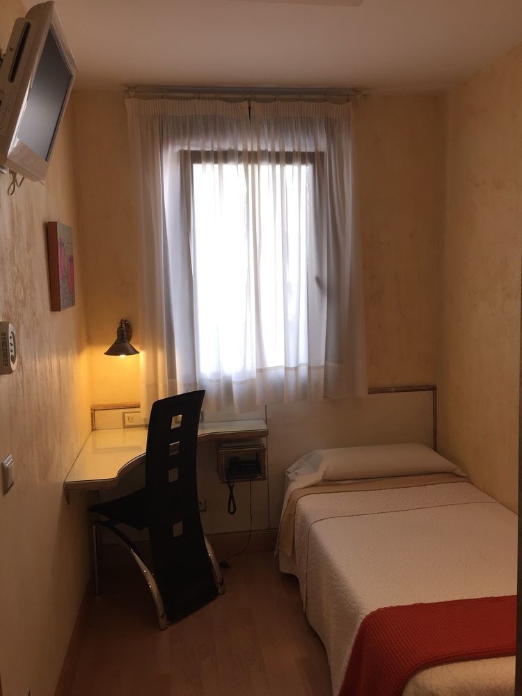 Hotel Castillo De Javier Пампона Екстериор снимка