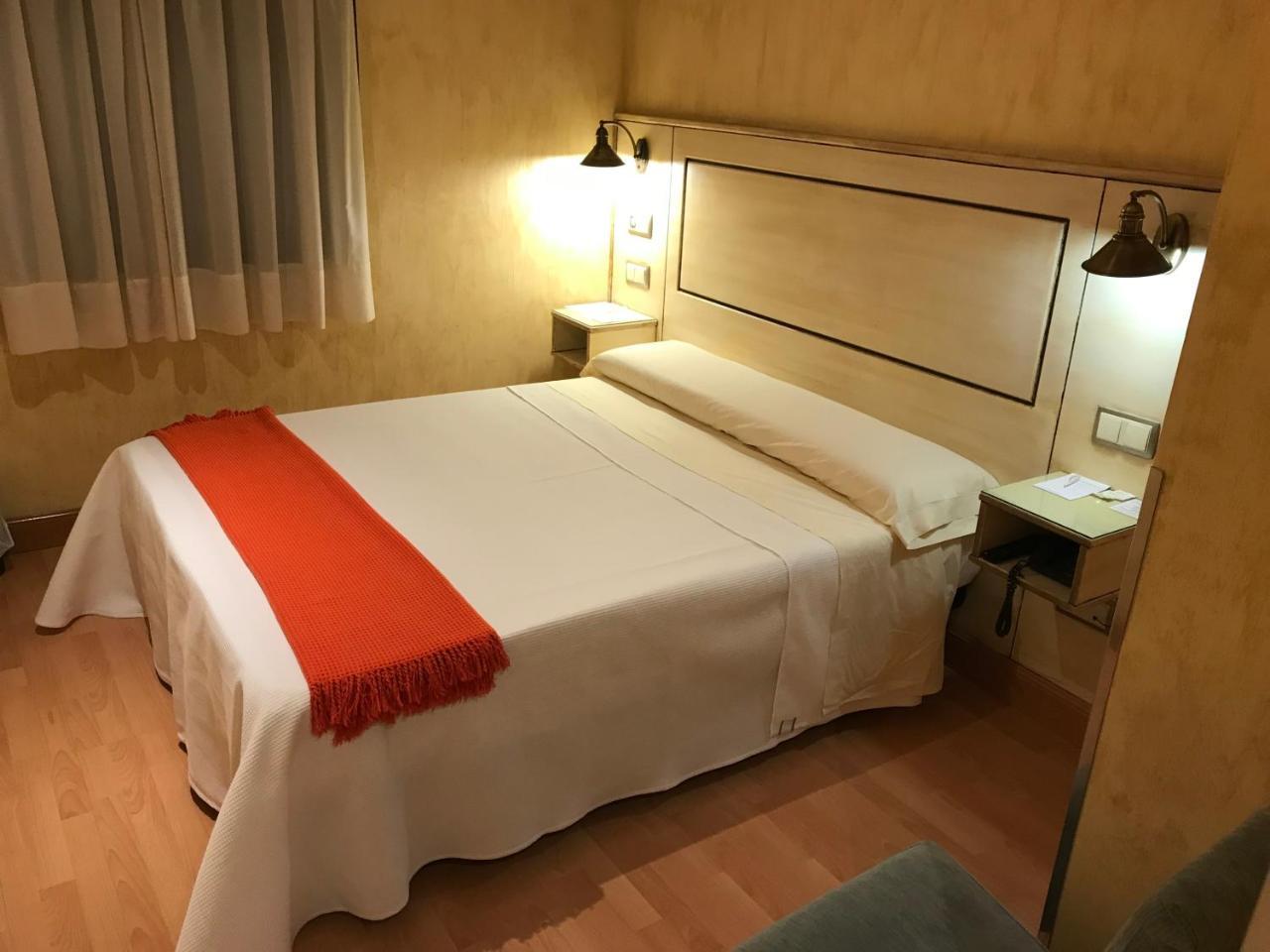 Hotel Castillo De Javier Пампона Екстериор снимка
