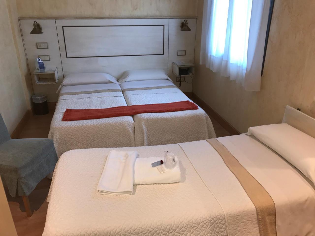 Hotel Castillo De Javier Пампона Екстериор снимка