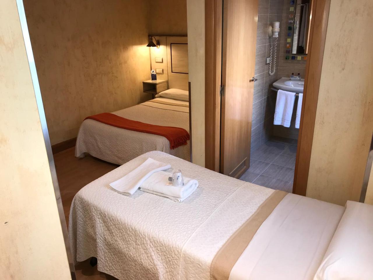 Hotel Castillo De Javier Пампона Екстериор снимка